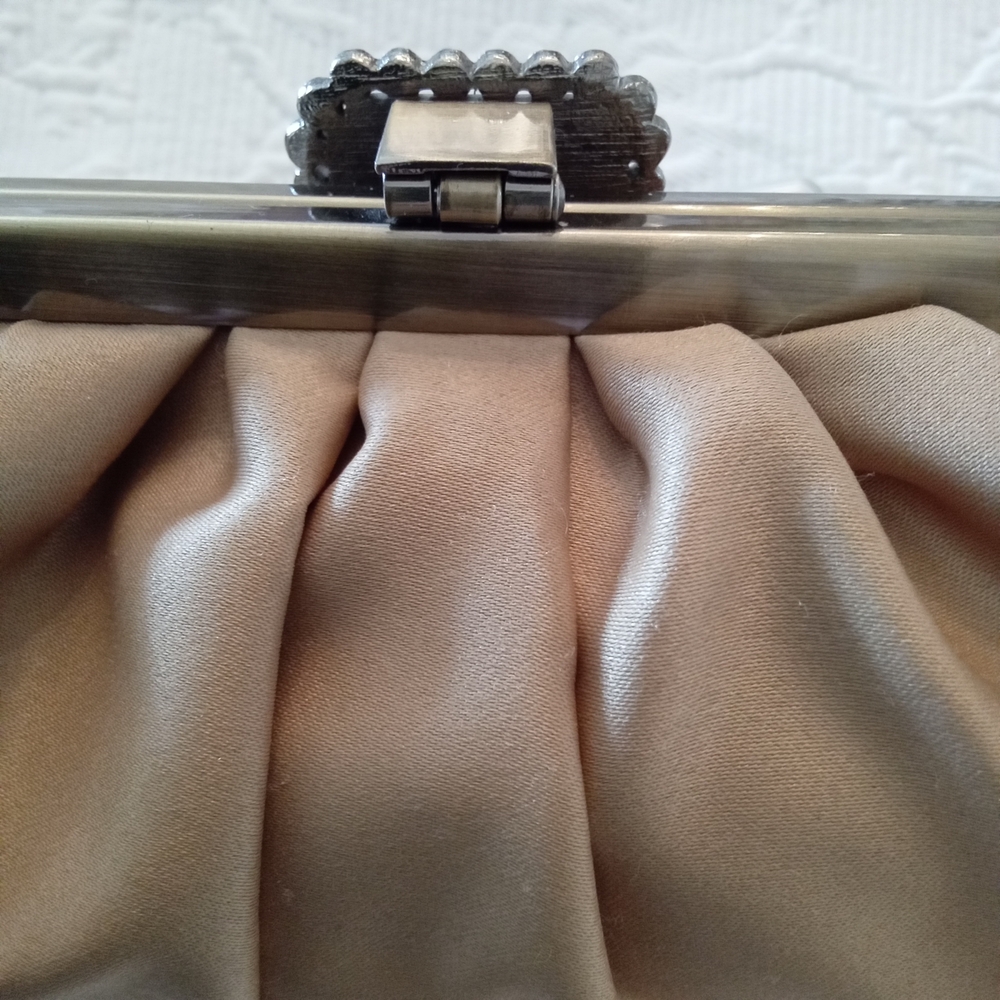 Jessica McClintock Gold Satin Clutch with Jewel Accent & Antique Goldtone Chain - Picture 7 of 10